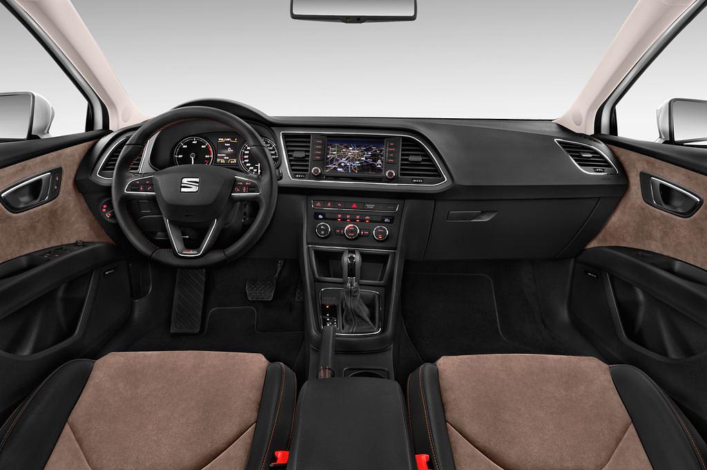 SEAT Leon (Baujahr 2015) X-Perience 5 Türen Cockpit und Innenraum