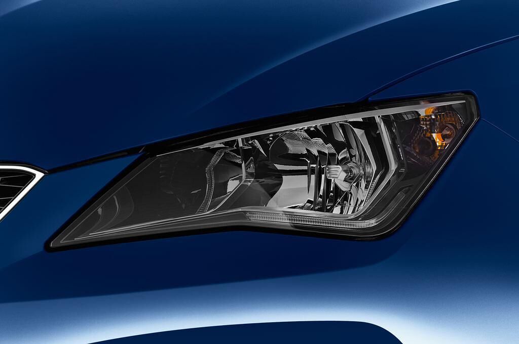 SEAT Ibiza ST (Baujahr 2016) Style 5 Türen Scheinwerfer