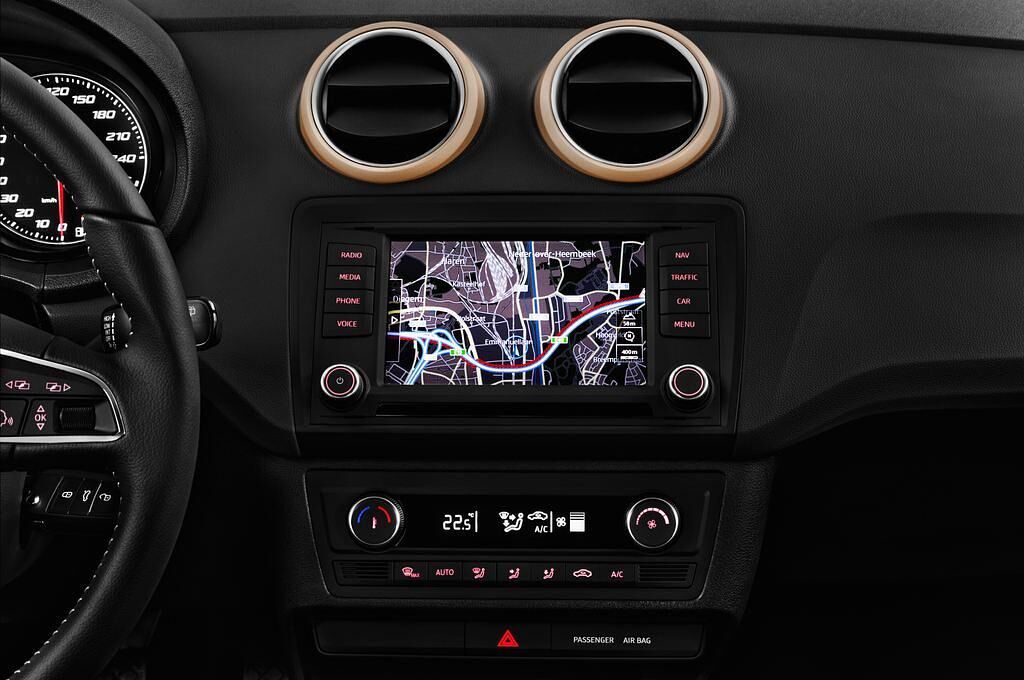 SEAT Ibiza ST (Baujahr 2016) Style 5 Türen Mittelkonsole