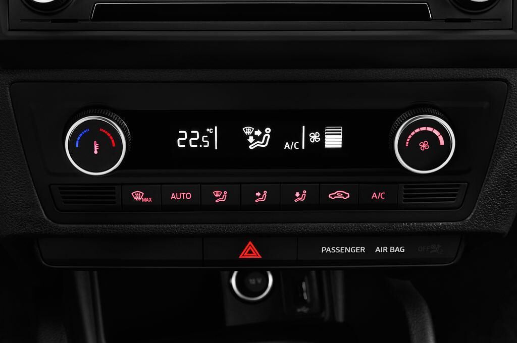 SEAT Ibiza ST (Baujahr 2016) Style 5 Türen Temperatur und Klimaanlage