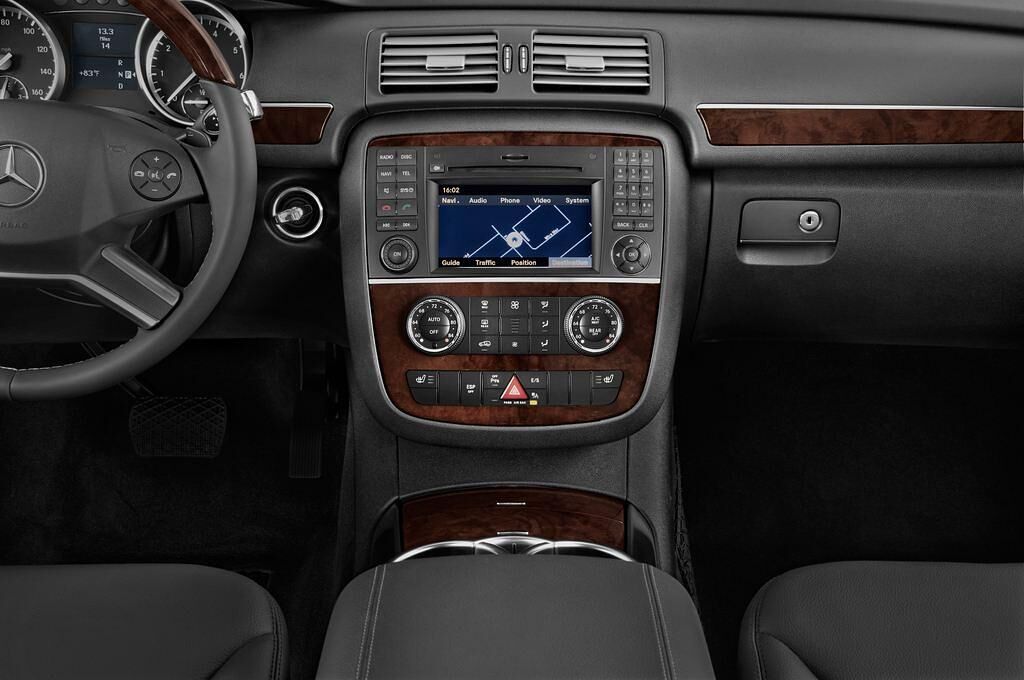 Mercedes R-Class (Baujahr 2011) R350 5 Türen Mittelkonsole