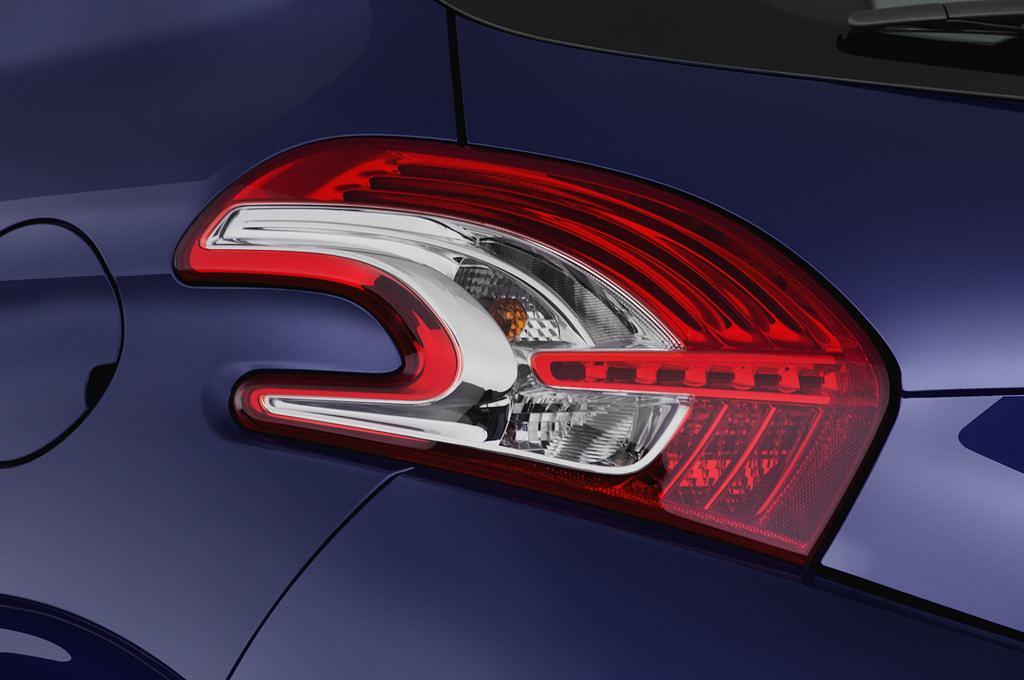 Peugeot 208 (Baujahr 2012) Allure 3 Türen Rücklicht