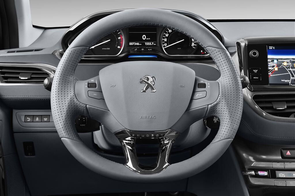 Peugeot 208 (Baujahr 2012) Allure 5 Türen Lenkrad