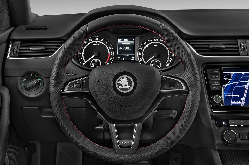 Skoda Octavia (Baujahr 2014) 2.0 Tsi Green Tec Dsg Rs Combi 5 Türen Lenkrad