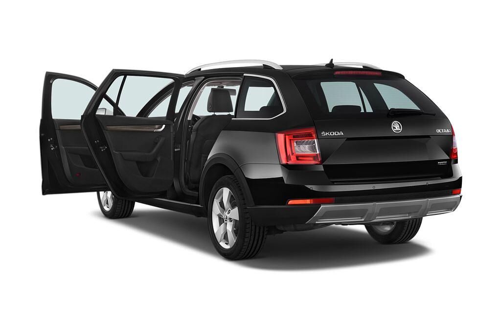Skoda Octavia (Baujahr 2015) Scout 5 Türen Tür geöffnet