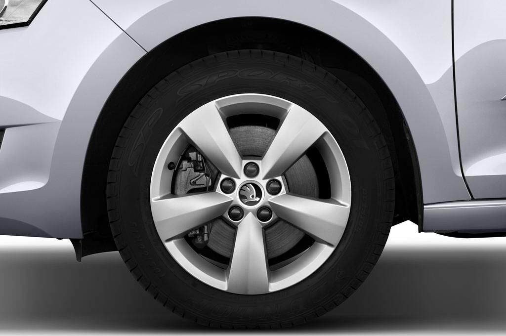 Skoda Rapid Spaceback (Baujahr 2014) Elegance 5 Türen Reifen und Felge