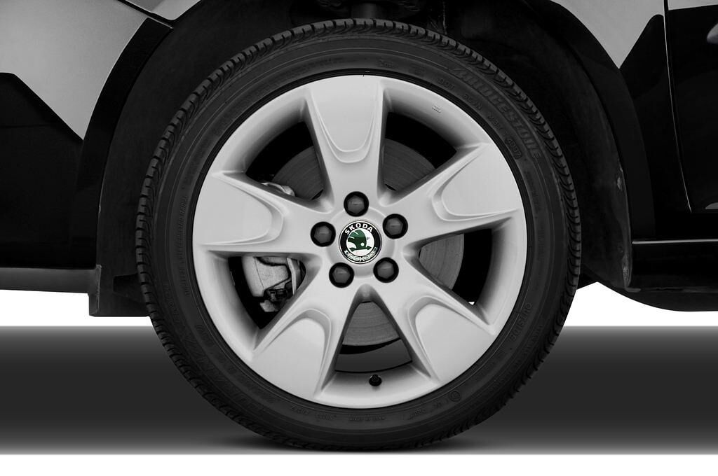 Skoda Roomster (Baujahr 2009) Comfort 5 Türen Reifen und Felge