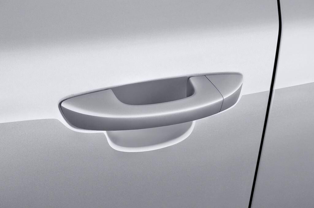 Skoda Superb (Baujahr 2015) Active 5 Türen Türgriff