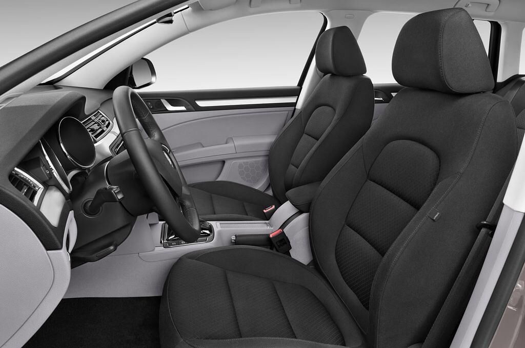 Skoda Superb (Baujahr 2014) Ambition 5 Türen Vordersitze