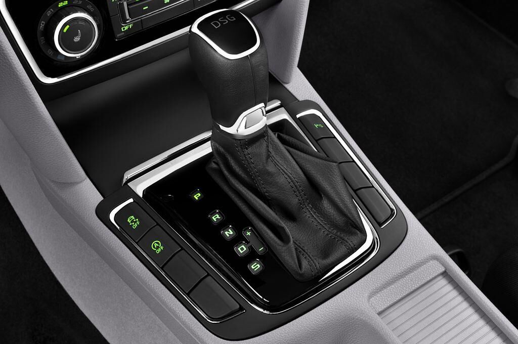 Skoda Superb (Baujahr 2014) Ambition 5 Türen Schalthebel