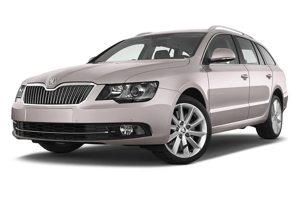 Skoda Superb (Baujahr 2014) Ambition 5 Türen seitlich vorne mit Felge