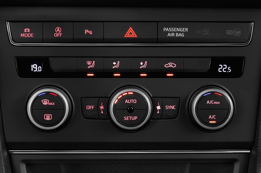 SEAT Leon (Baujahr 2015) X-Perience 5 Türen Temperatur und Klimaanlage