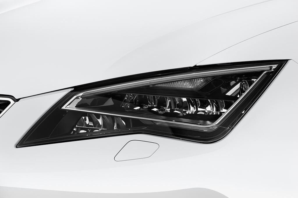 SEAT Leon SC (Baujahr 2014) FR 3 Türen Scheinwerfer