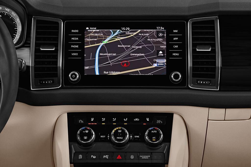Skoda Kodiaq (Baujahr 2017) Style 5 Türen Mittelkonsole