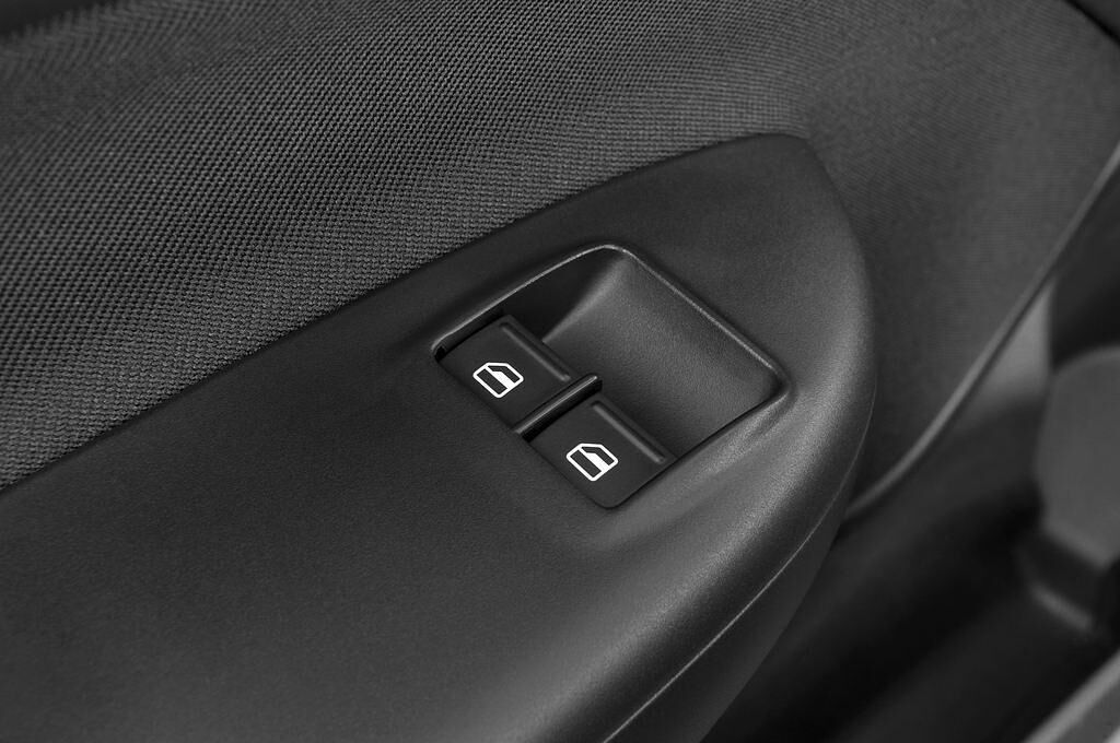 Skoda Octavia (Baujahr 2009) Classic 4 Türen Bedienungselemente Tür