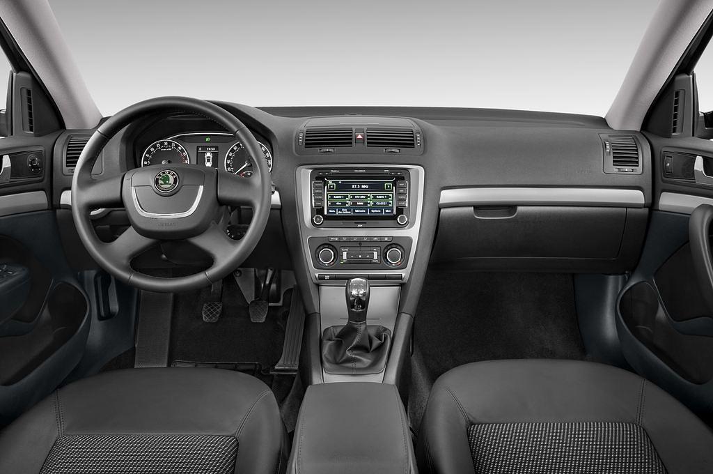 Skoda Octavia (Baujahr 2011) Elegance 5 Türen Cockpit und Innenraum