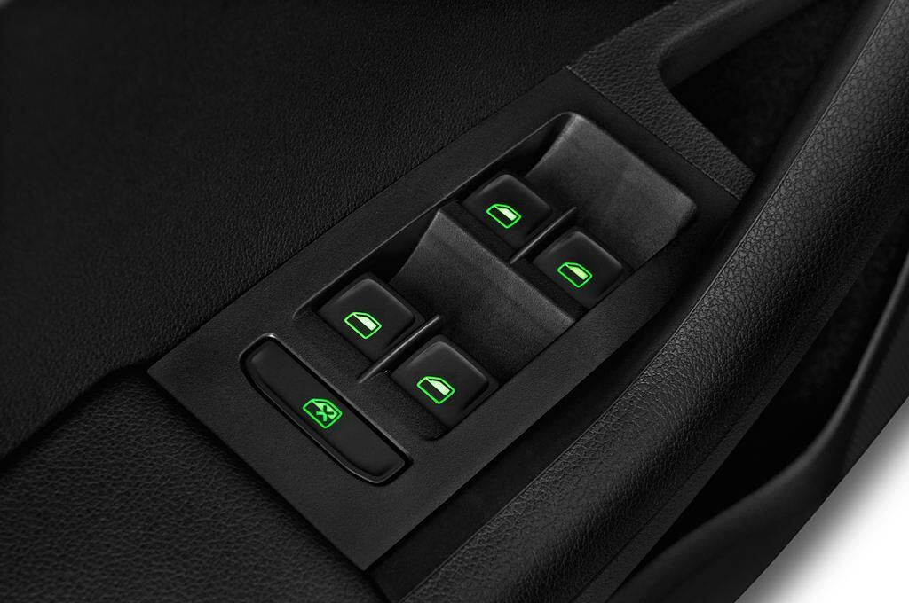 Skoda Octavia (Baujahr 2014) Ambition 5 Türen Bedienungselemente Tür