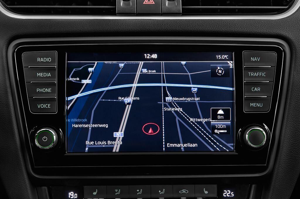Skoda Octavia (Baujahr 2014) 2.0 Tsi Green Tec Dsg Rs Combi 5 Türen Radio und Infotainmentsystem