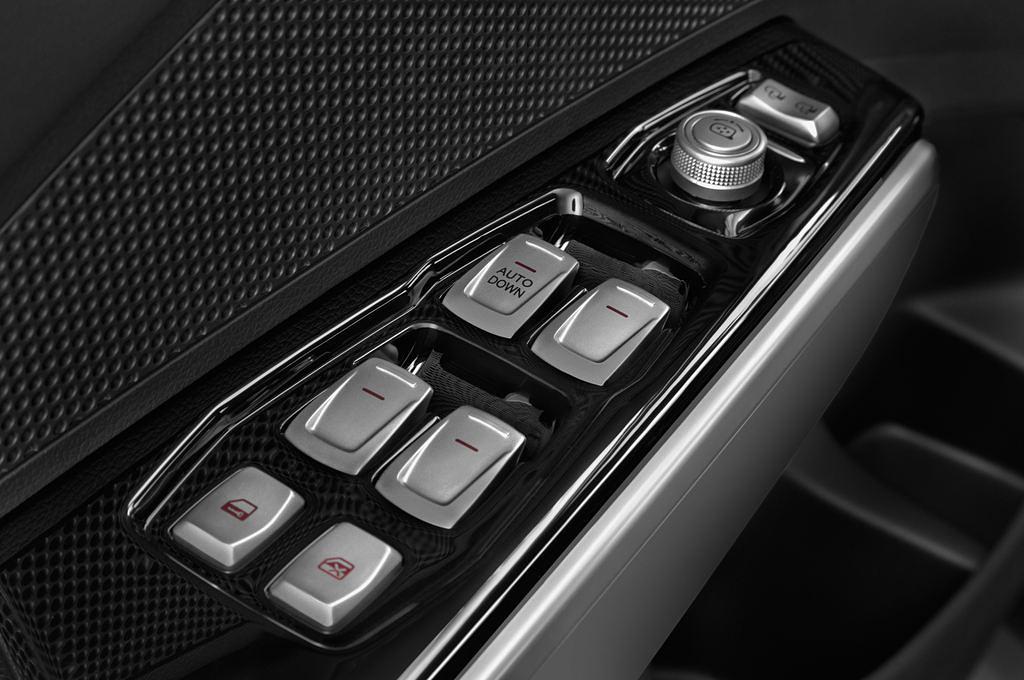 Ssangyong Tivoli (Baujahr 2015) Quartz 5 Türen Bedienungselemente Tür
