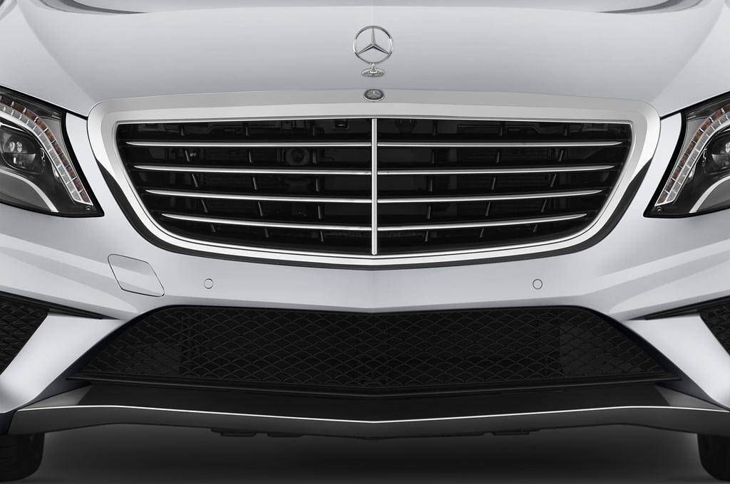 Mercedes S-Class (Baujahr 2014) Amg AT 4 Türen Kühlergrill und Scheinwerfer