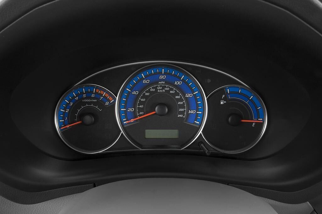 Subaru Forester (Baujahr 2010) - 5 Türen Tacho und Fahrerinstrumente