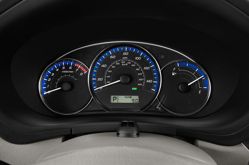 Subaru Forester (Baujahr 2011) Trend 5 Türen Tacho und Fahrerinstrumente