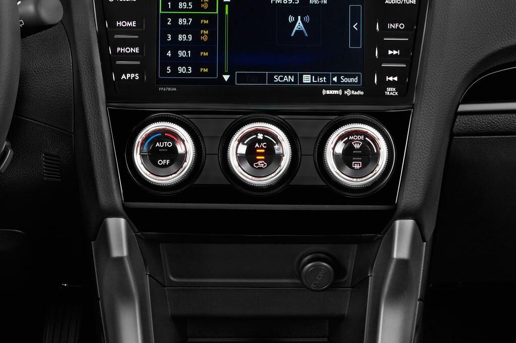 Subaru Forester (Baujahr 2017) Active 5 Türen Temperatur und Klimaanlage