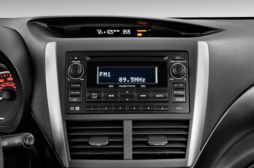 Subaru Impreza (Baujahr 2011) WRX STI 4 Türen Radio und Infotainmentsystem