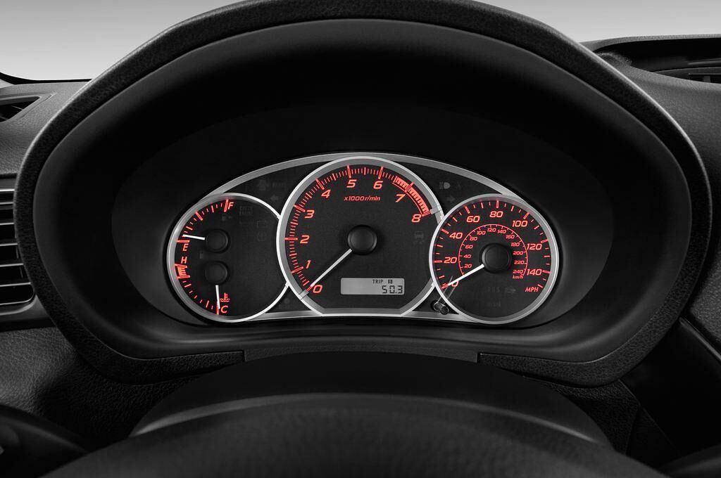 Subaru Impreza (Baujahr 2011) WRX STI 4 Türen Tacho und Fahrerinstrumente