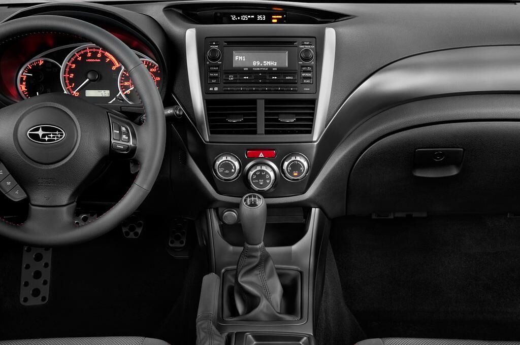 Subaru Impreza (Baujahr 2011) WRX STI 4 Türen Mittelkonsole