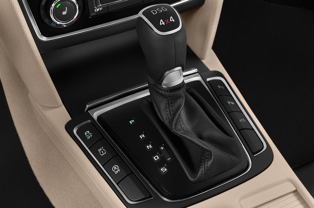 Skoda Superb (Baujahr 2015) Elegance 5 Türen Schalthebel