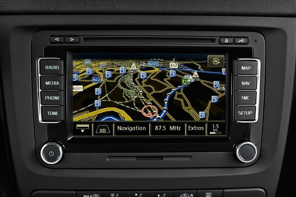 Skoda Yeti (Baujahr 2015) Laurin & Klement Outdoor 5 Türen Radio und Infotainmentsystem