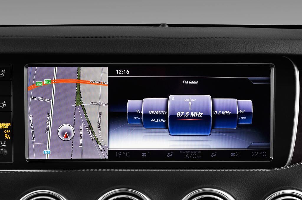 Mercedes S-Class (Baujahr 2016) AMG Line 2 Türen Radio und Infotainmentsystem