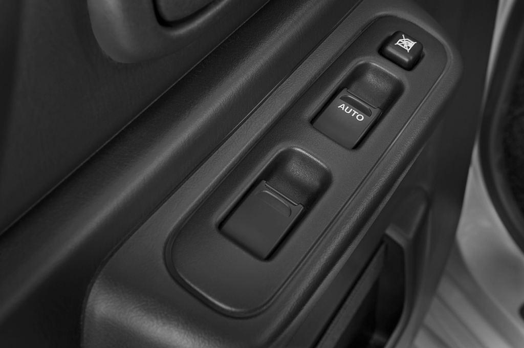 Suzuki Jimny (Baujahr 2010) Comfort 3 Türen Bedienungselemente Tür
