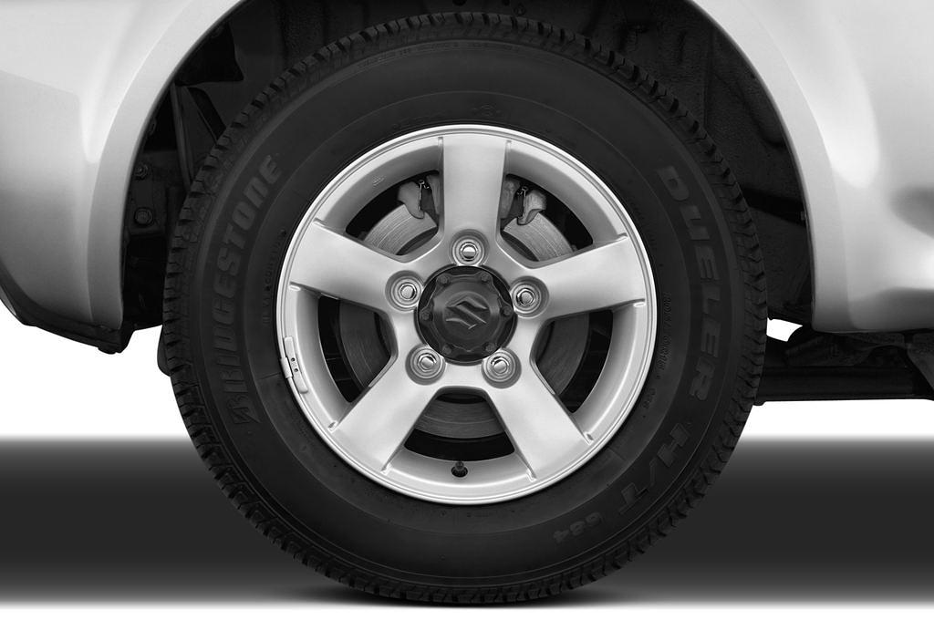 Suzuki Jimny (Baujahr 2010) Comfort 3 Türen Reifen und Felge