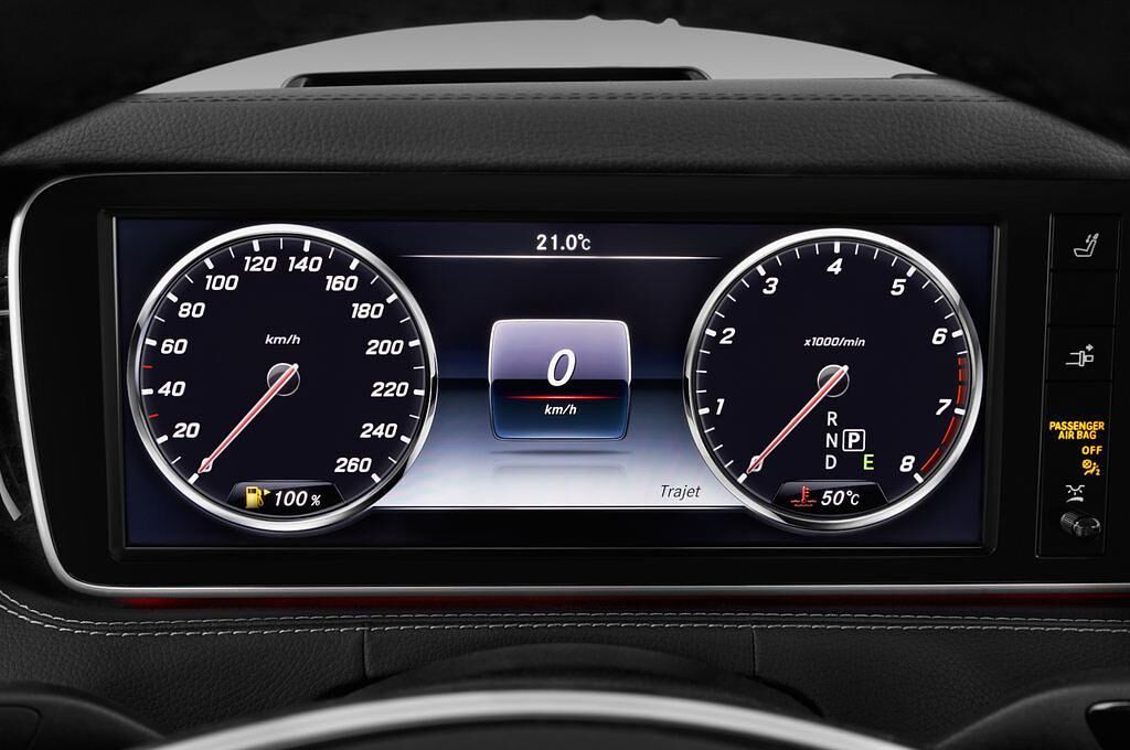 Mercedes S-Class (Baujahr 2016) AMG Line 2 Türen Tacho und Fahrerinstrumente