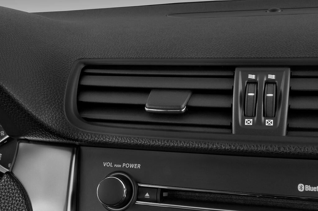 Suzuki Kizashi (Baujahr 2010) Sport 4 Türen Lüftung