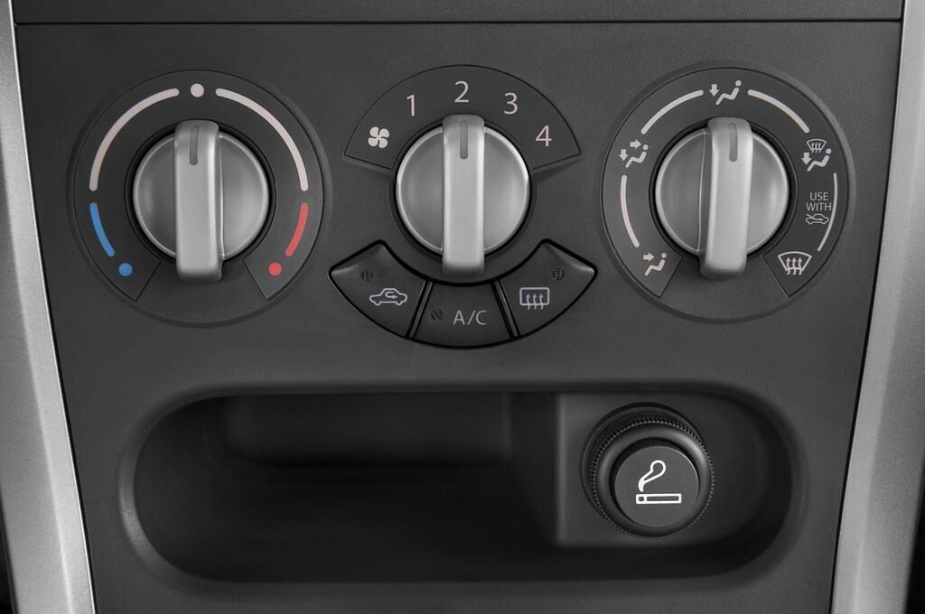 Suzuki Splash (Baujahr 2010) Club 5 Türen Temperatur und Klimaanlage