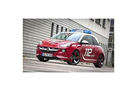 Opel Adam will Feuerwehrmann werden