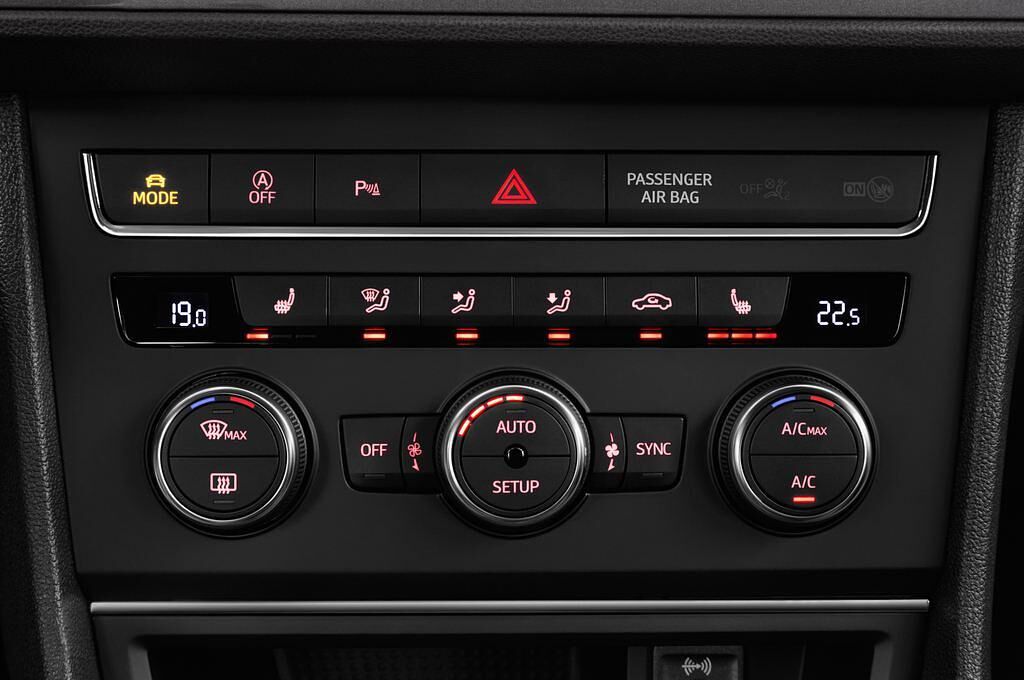 SEAT Ibiza ST (Baujahr 2017) FR 5 Türen Temperatur und Klimaanlage