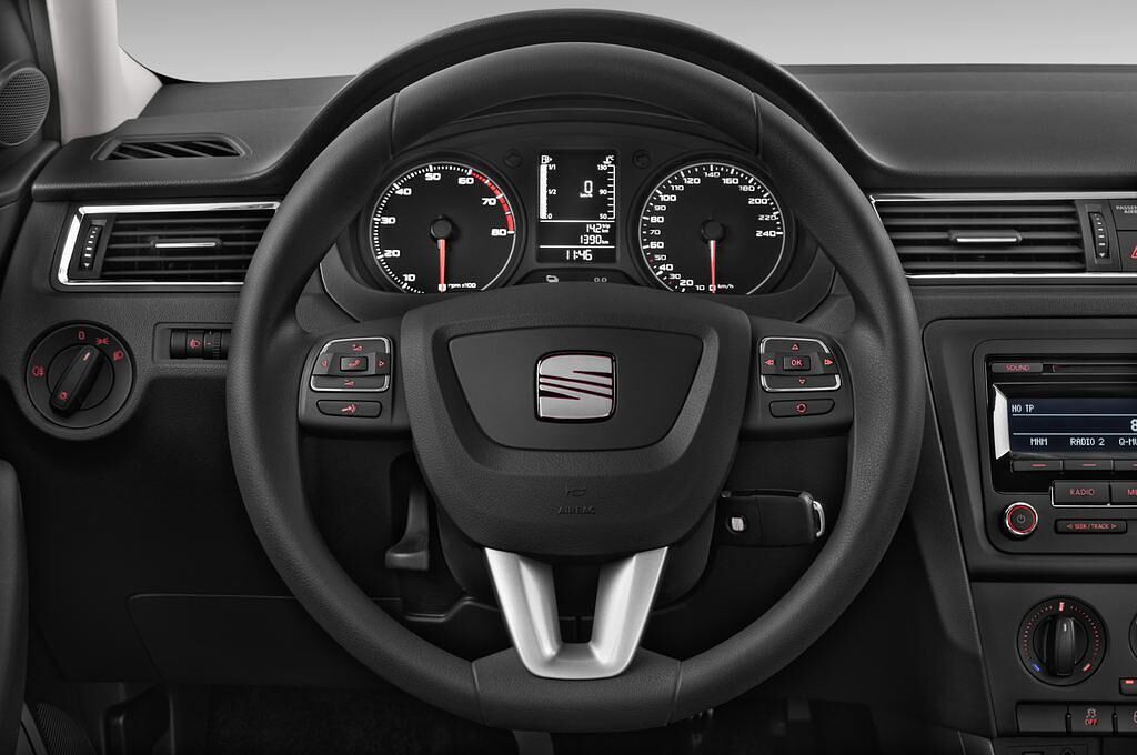 SEAT Toledo (Baujahr 2013) Reference 5 Türen Lenkrad