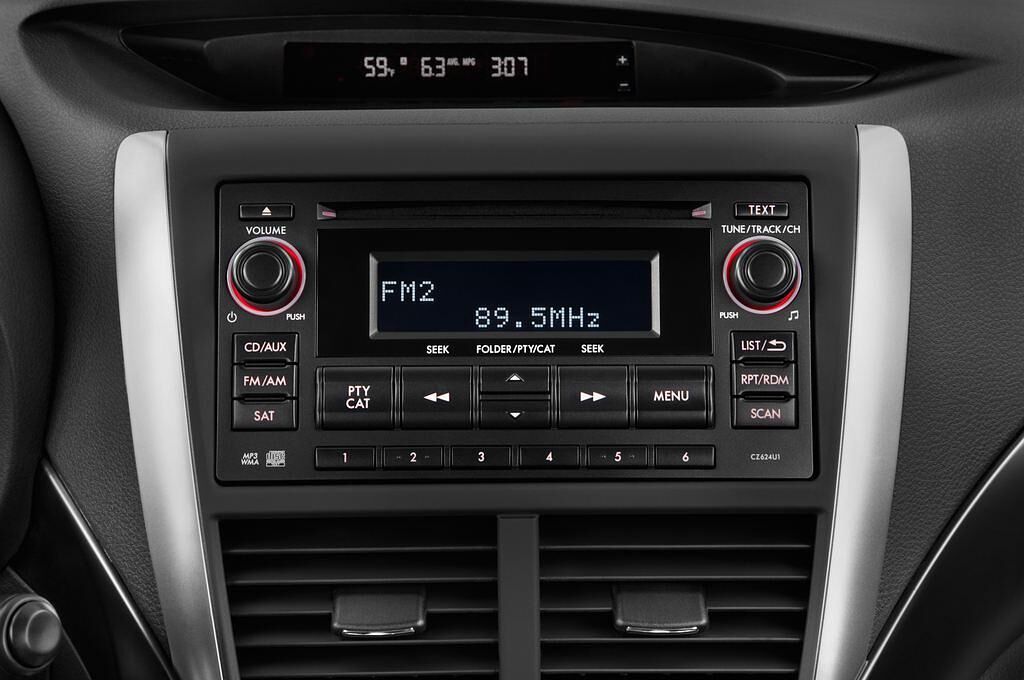 Subaru WRX STI (Baujahr 2012) Sport 5 Türen Radio und Infotainmentsystem