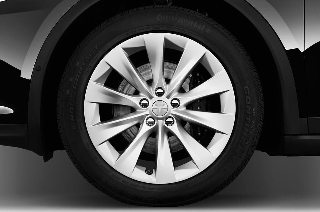 Tesla Model X (Baujahr 2017) 75D 5 Türen Reifen und Felge