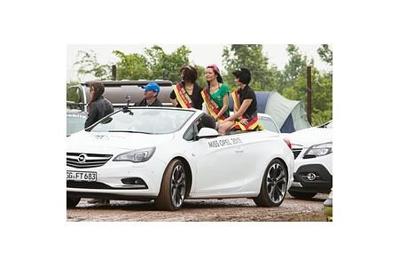 Mehr als 60.000 Fans auf weltgrößtem Opel-Markentreffen Oschersleben