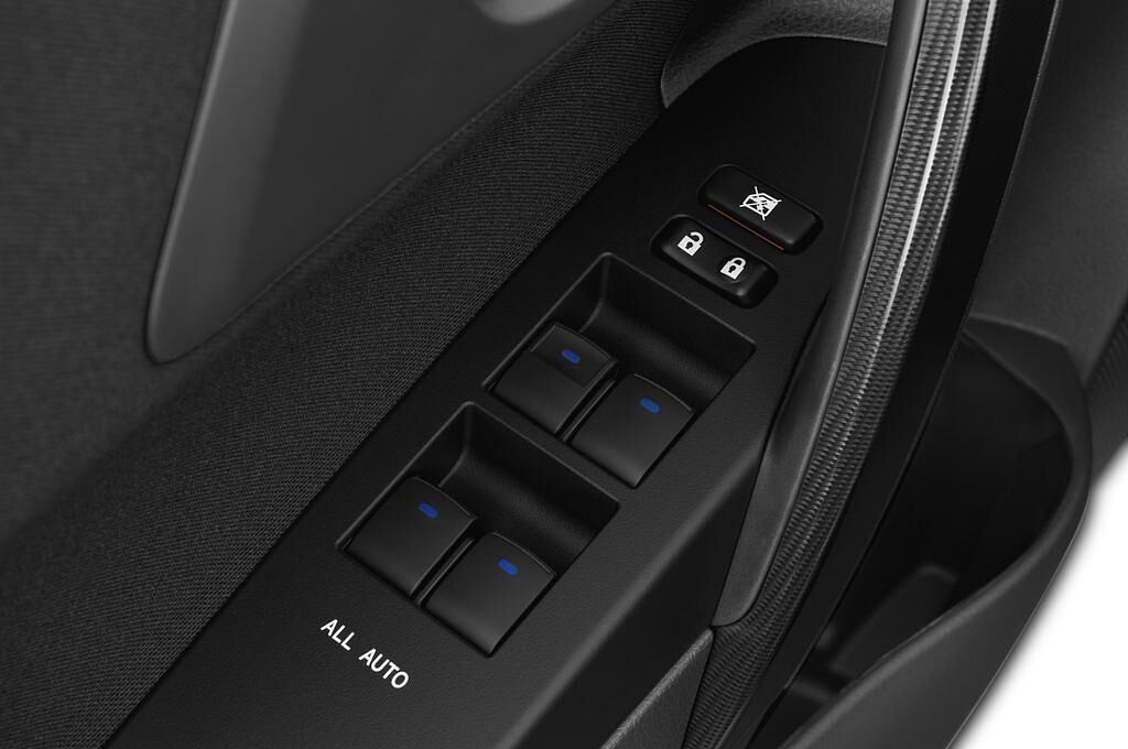 Toyota Auris (Baujahr 2013) Life 5 Türen Bedienungselemente Tür