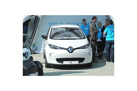 Elektroauto Renault ZOE: Antriebssystem von
Continental Elektroauto Renault ZOE: Antriebssystem von
Continental