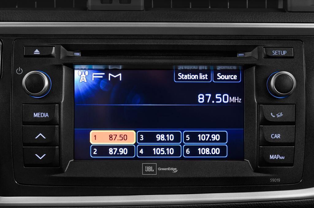 Toyota Auris Hybrid Touring Sports (Baujahr 2014) Executive 5 Türen Radio und Infotainmentsystem
