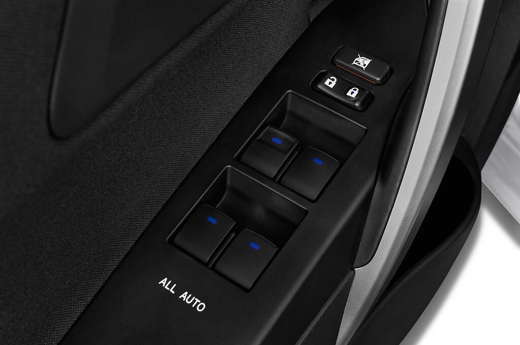 Toyota Auris Hybrid Touring Sports (Baujahr 2014) Executive 5 Türen Bedienungselemente Tür
