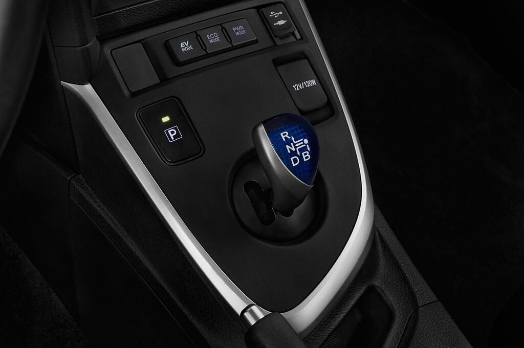 Toyota Auris Hybrid Touring Sports (Baujahr 2014) Executive 5 Türen Schalthebel