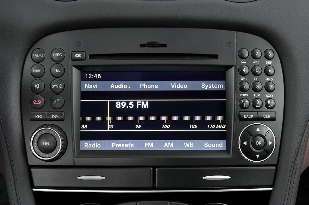 Mercedes SL-Class (Baujahr 2010) AMG 2 Türen Radio und Infotainmentsystem